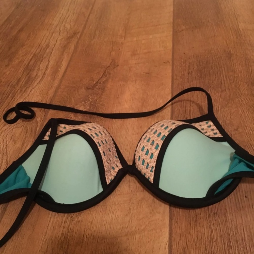 Women’s Push-Up Bikini Top